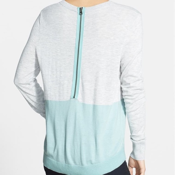 Halogen Zip Back V-Neck Blue Colorblock Sweater - Picture 3 of 7